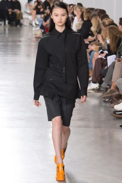 Look 10